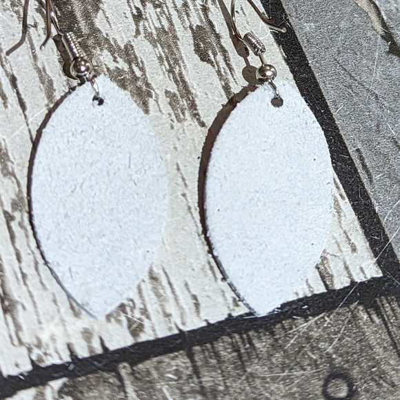 3 for $6 Item: Real Leather Floral Printed Earrings NEW! - Picture 3 of 3